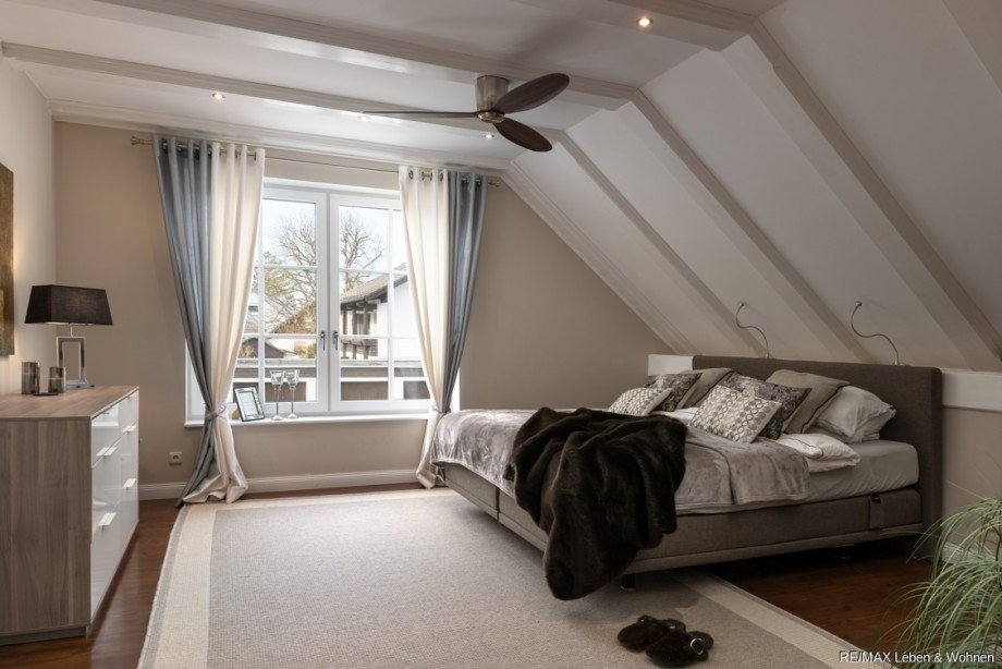 Masterschlafzimmer Doppelhaush�lfte Oberschlei�heim