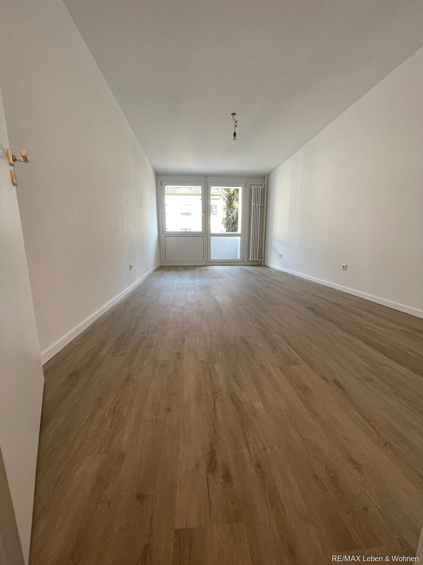 Wohn / Schlafzimmer Etagenwohnung M�nchen / Milbertshofen