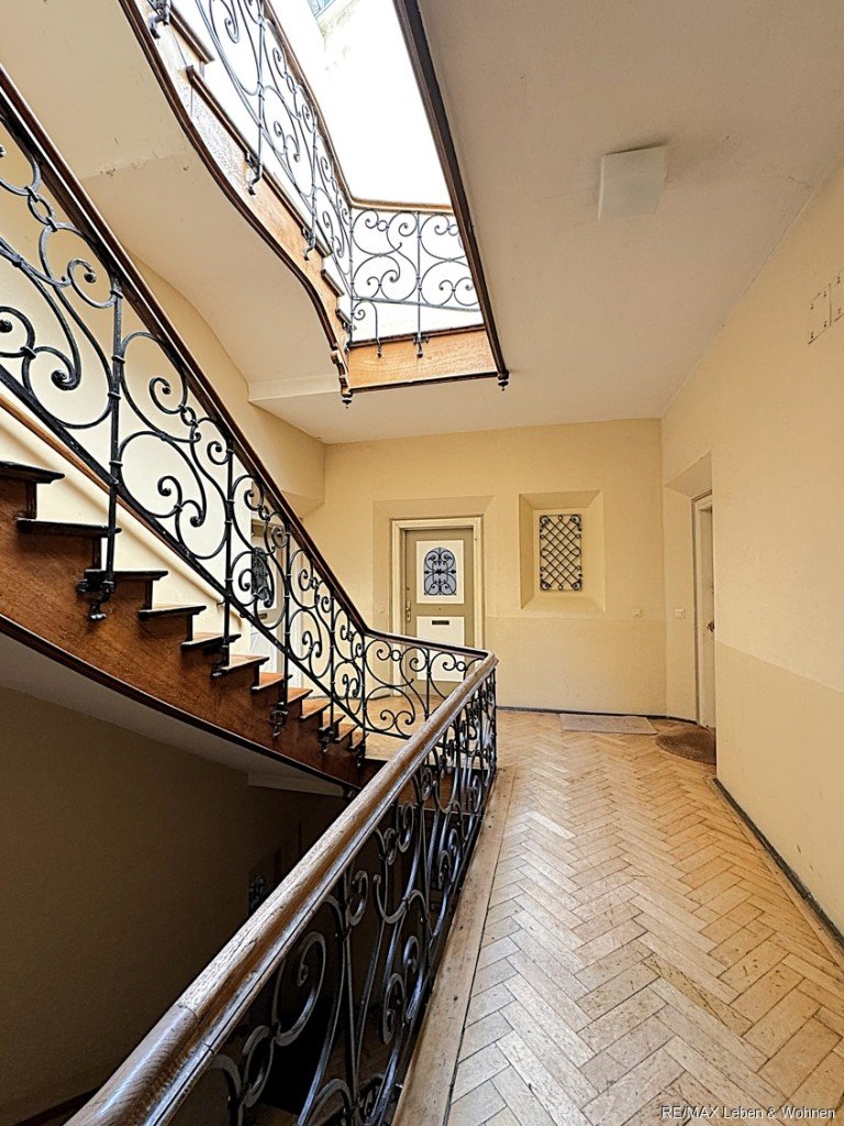 Hausflur M�nchen Etagenwohnung Sanierte 2 1/2 Altbauwohnung in der MAXVORSTADT 2 Stock.Ruhige Nebenstrasse.Eigenbezug !