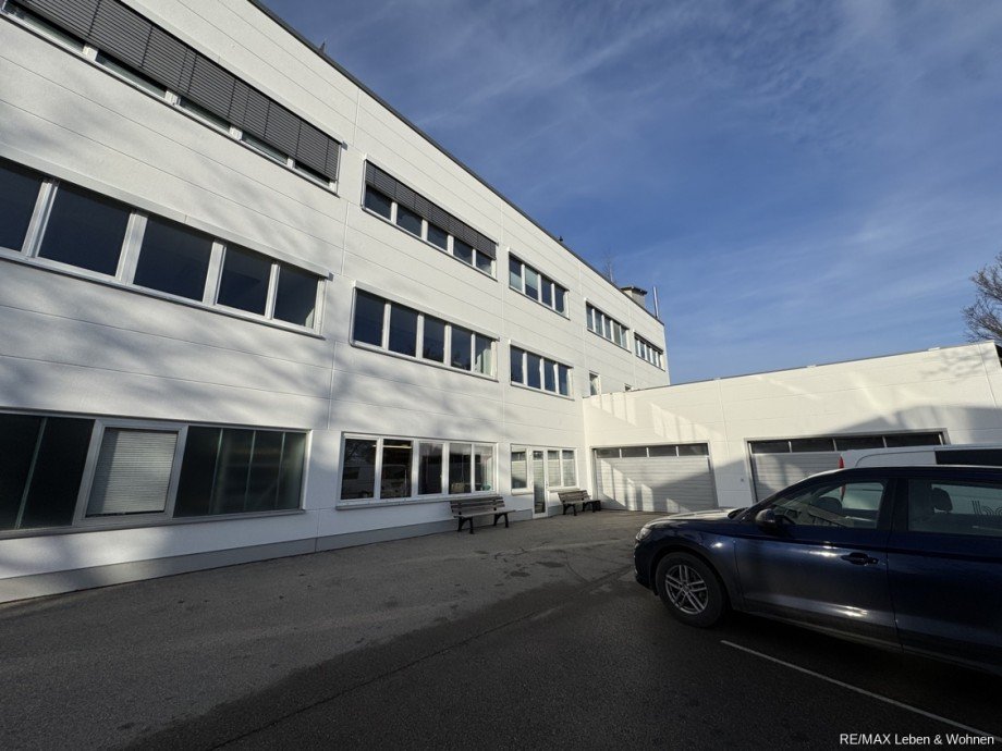 Geb�ude mit Zufahrt Halle / Lager / Produktion Dachau