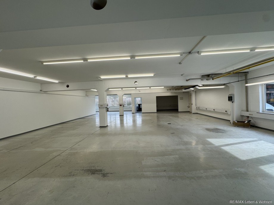 Halle / Produktion Halle / Lager / Produktion Dachau