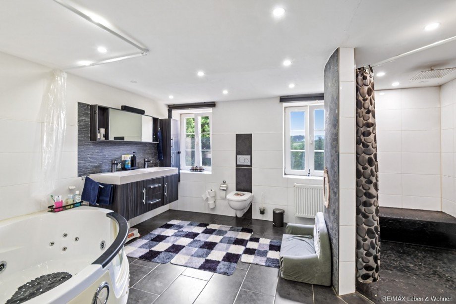 Bad 1.OG Mehrfamilienhaus Au in der Hallertau / Abens