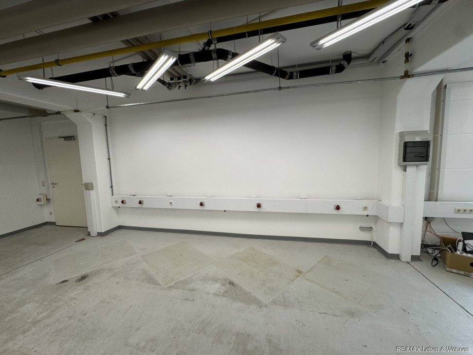 Halle Halle / Lager / Produktion Dachau