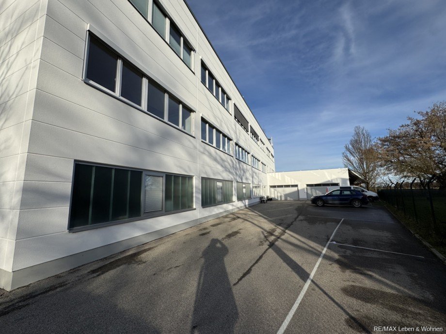 Geb�ude mit Zufahrt Halle / Lager / Produktion Dachau