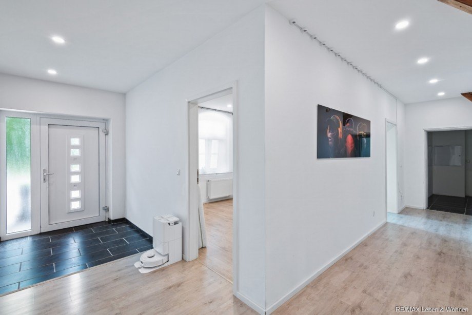 EG Flur Mehrfamilienhaus Au in der Hallertau / Abens